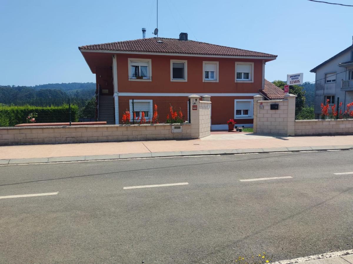 Apartamentos Turisticos Lemos O Pedrouzo Esterno foto